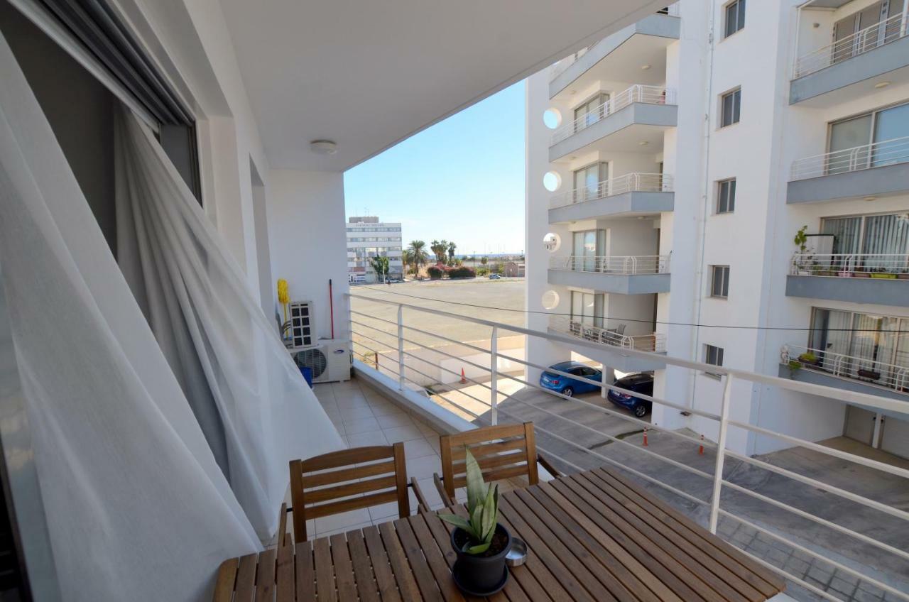 Blue Dawn Center Flat Apartment Larnaca Exterior photo